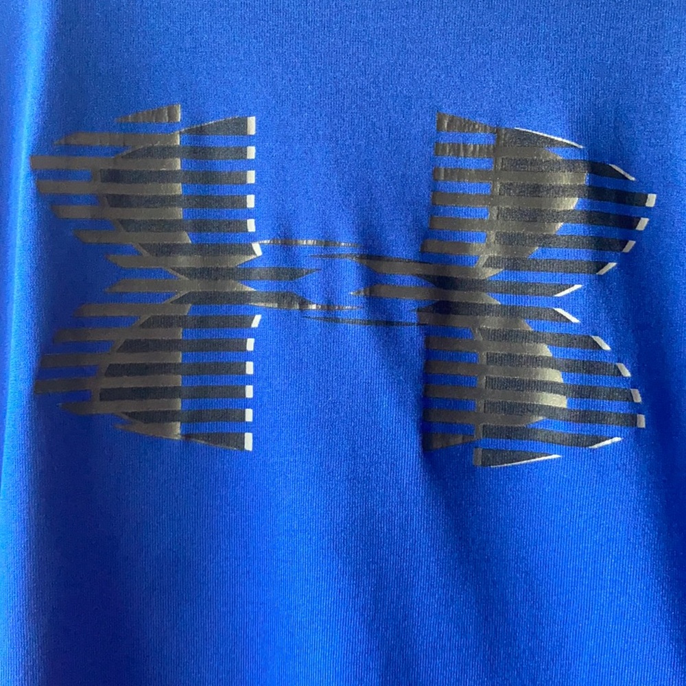 Under Armour Tshirt